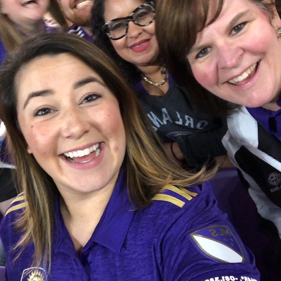 Meet your Posher, Amanda - Picture 2 of 3